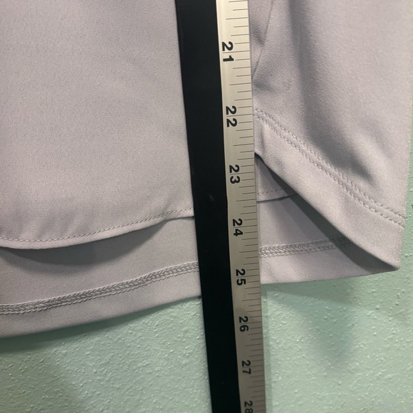 ⭐️ 3/$21 ⭐️Ann Taylor Gray Blue Sleeveless Blouse with Ruched Collar Size M​ - Picture 7 of 7